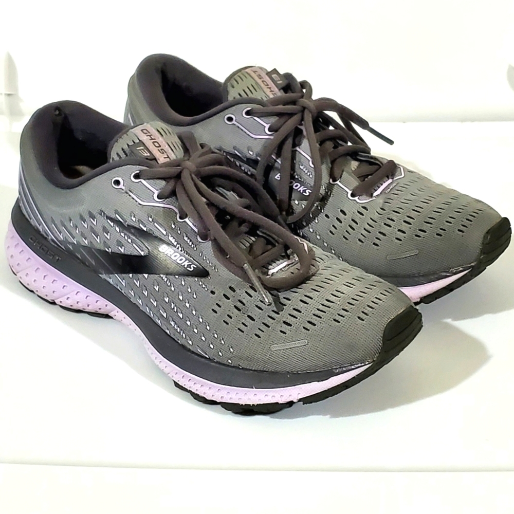 BROOKS GHOST 13 PERFORMANCE RUNNING SHOES. WOMENS Sz:7.5 GREAT CONDITION!